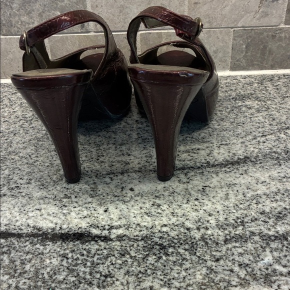 ✨Host Pick✨  Candie's Wine Peep-Toe Slingback Heels - Picture 5 of 7